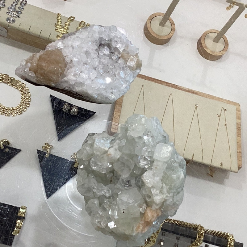 Apophylilite Clusters
